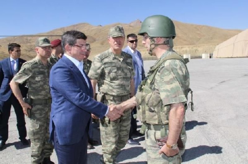 Davutoğlu'nun Dağlıca ziyaretinden kareler 