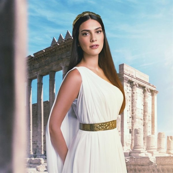 Bergüzar Korel'in 6 hali