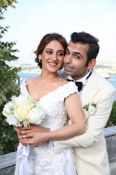 Derya Karadaş ve Haki Biçici'nin düğününe ünlü akını