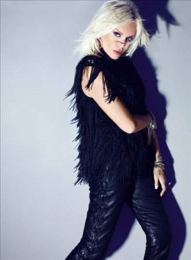 Ajda Pekkan kendi tasarladığı mayoları tanıttı 