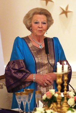 Gül'den Kraliçe Beatrix onuruna yemek