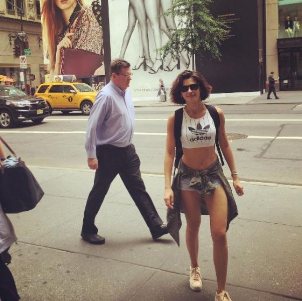 Nesrin Cavadzade sosyal medyaya geri döndü