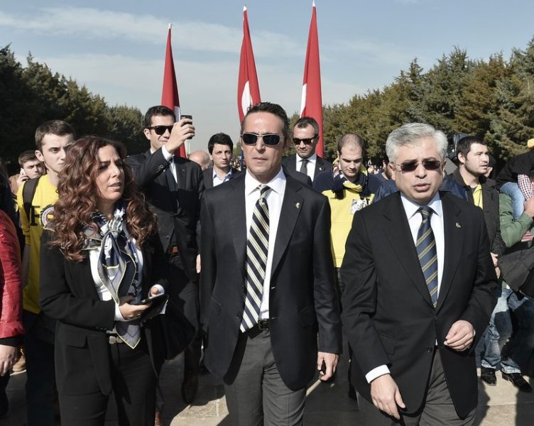 On binler Anıtkabir'e akın etti