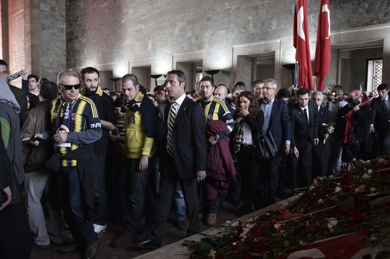 On binler Anıtkabir'e akın etti