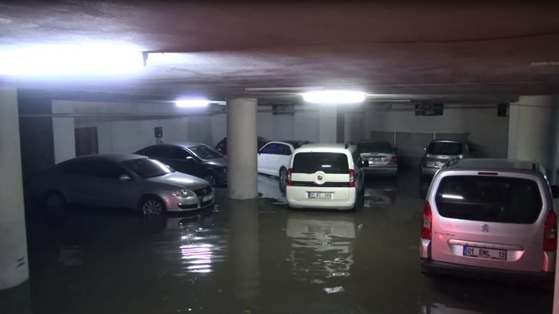 Adana'da sağanak yağış 