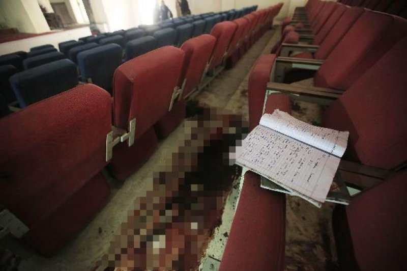 Pakistan'da Taliban'ın okul katliamından görüntüler