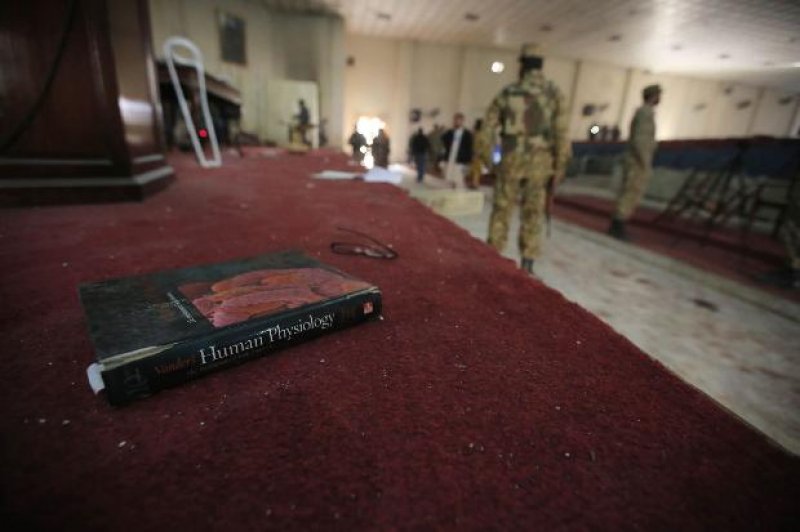 Pakistan'da Taliban'ın okul katliamından görüntüler