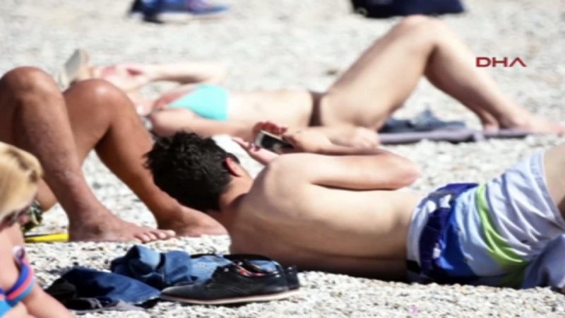 Kadın turiste rahatsız eden yakın markaj