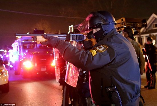 ABD'de siyahi genci öldüren polis yargılanmayacak