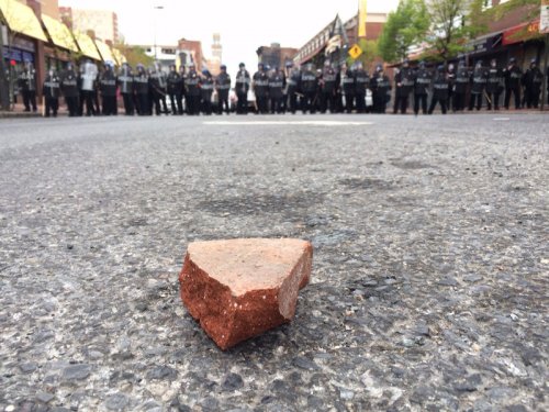 ABD'de siyahi gencin cenazesinde olaylar çıktı