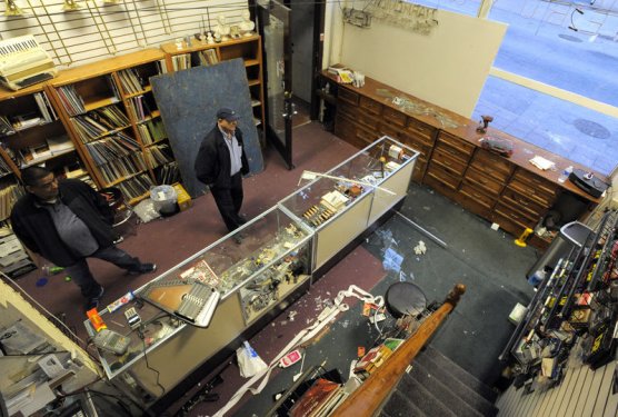 ABD'de siyahi gencin cenazesinde olaylar çıktı