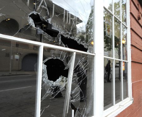 ABD'de siyahi gencin cenazesinde olaylar çıktı