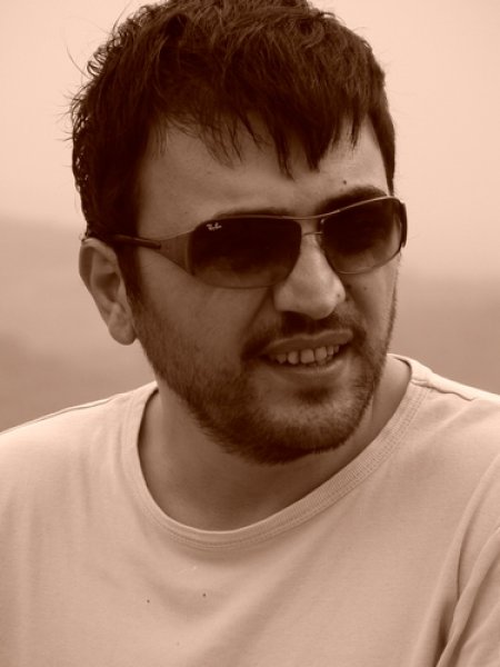 Şinasi Yurtsever ile Ferihan Kaya nişanlandı