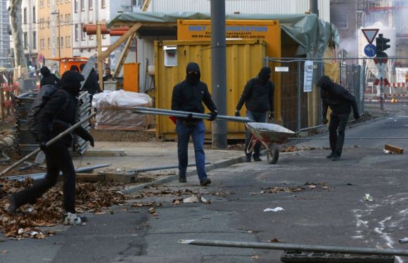 Almanya'da Avrupa Merkez Bankası'na protesto