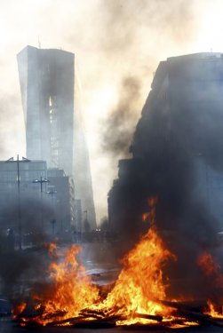 Almanya'da Avrupa Merkez Bankası'na protesto