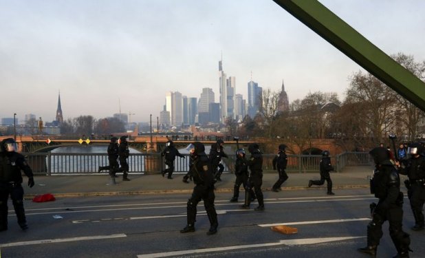 Almanya'da Avrupa Merkez Bankası'na protesto