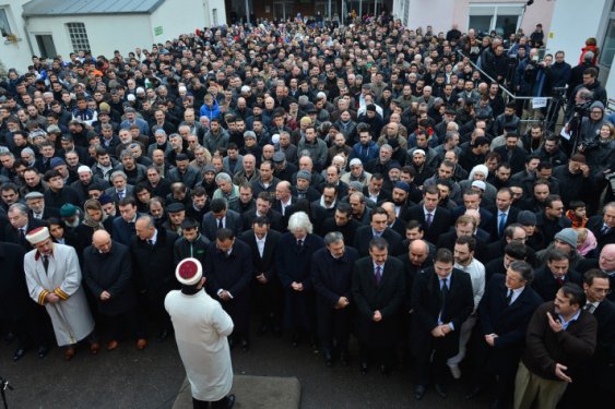 Almanya'da ölen Türklerin cenaze namazı