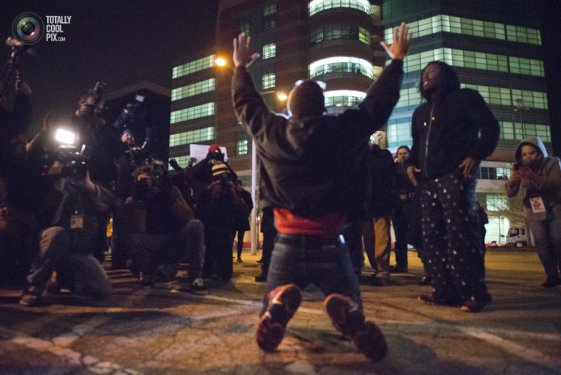 Amerika'da Ferguson eylemleri ikinci gününde