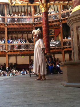 Antonius ile Kleopatra İngiltere'de Türkçe sahnelendi