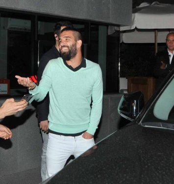 Arda Turan ile Aslıhan Doğan birlikte görüntülendi