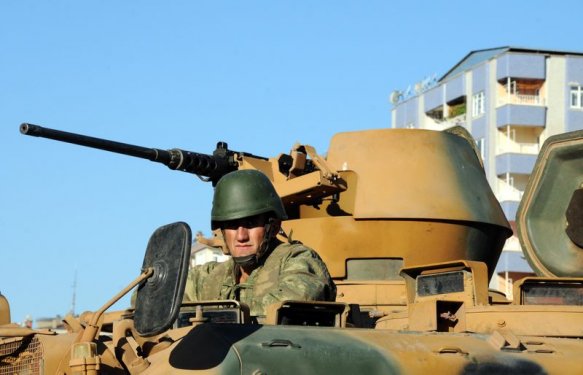 Asker Diyarbakır sokaklarında asayiş sağladı