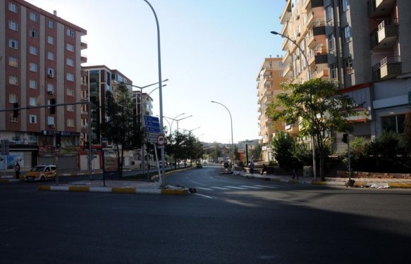 Asker Diyarbakır sokaklarında asayiş sağladı