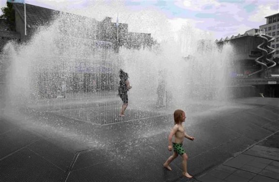 Avrupa son yılların en sıcak yazını yaşıyor