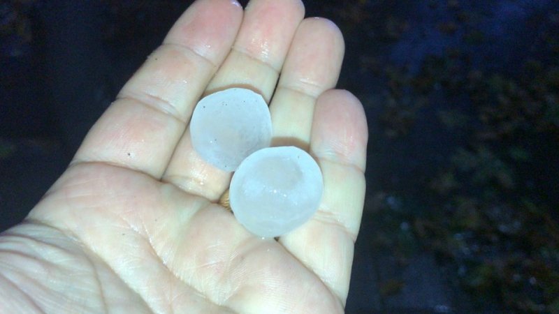 İstanbul'da şimşekler geceyi aydınlattı