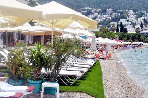 Bodrum'da oyunu kullanan plaja koştu