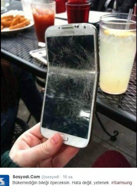 Bükülebilen iPhone 6 alay konusu oldu