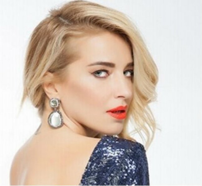 Reklamların vazgeçilmez yüzü Burcu Esmersoy 