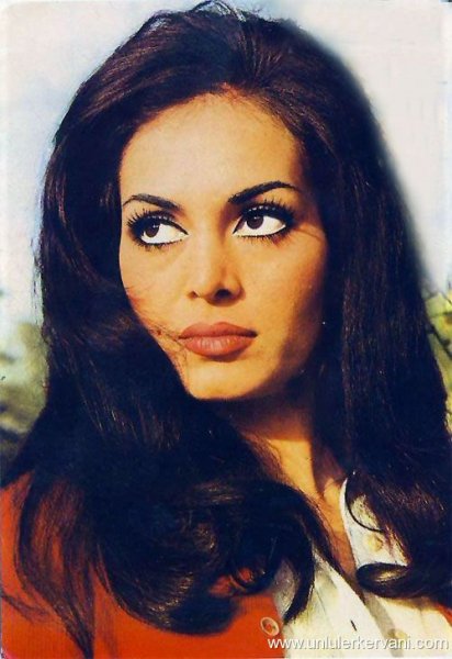 Türkan çaldı Sultan oynadı