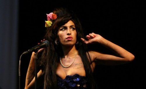 Amy Winehouse hayatını kaybetti