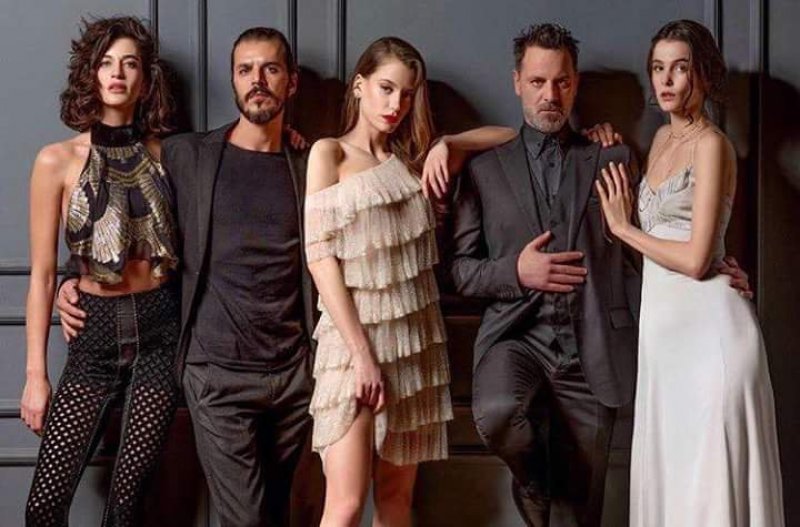 Serenay Sarıkaya'dan Fi açıklaması 