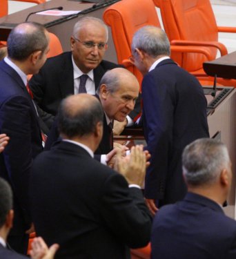 CHP iki hafta sonra yemin ediyor