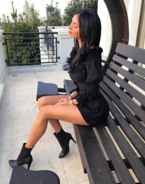 Cansu Taşkın sörf dersi aldı