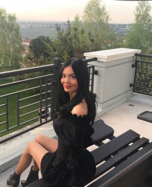 Cansu Taşkın sörf dersi aldı