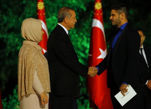 Cumhurbaşkanı Erdoğan'ın Köşk'teki ilk resepsiyonu