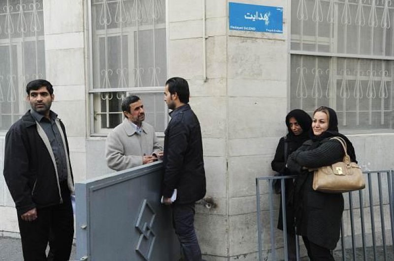 Ahmedinejad uzun bir aradan sonra görüntülendi