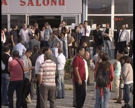 Balyoz Davası sanıklarının yakınları şoka girdi