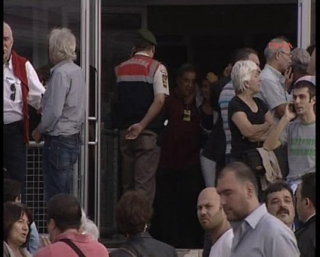 Balyoz Davası sanıklarının yakınları şoka girdi