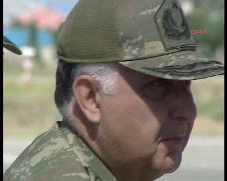 Necdet Özel'den 8 şehide gözyaşı