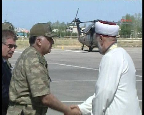 Necdet Özel'den 8 şehide gözyaşı