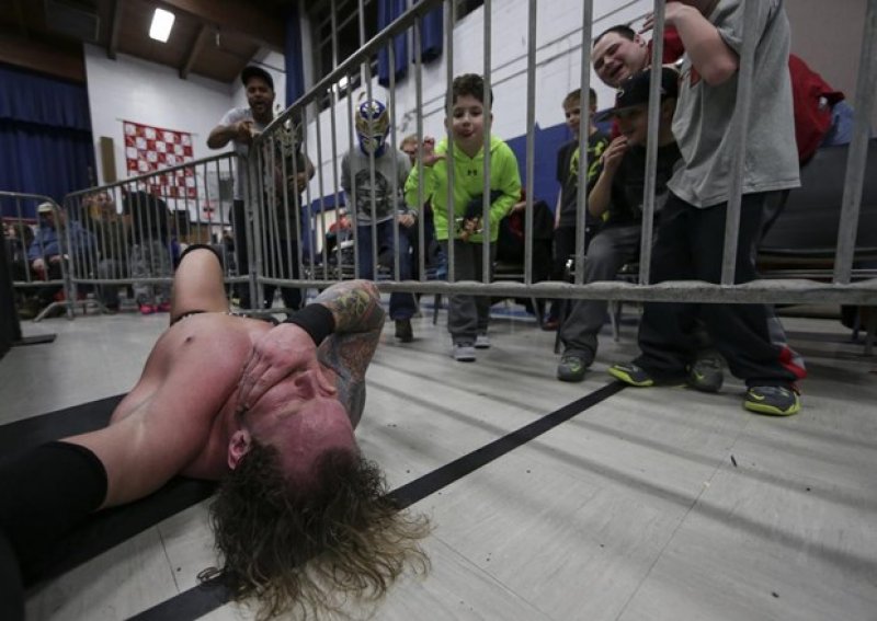 ABD'de kilisede Amerikan güreşi turnuvası