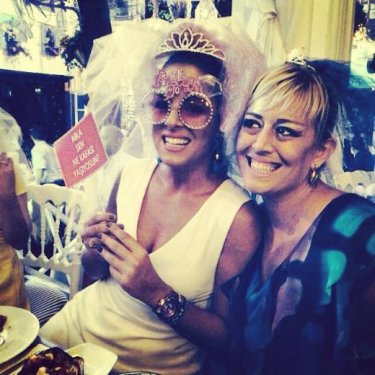 Doğa Rutkay'dan sürpriz kına gecesi