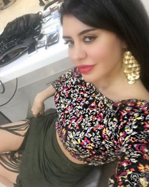 Ebru Polat kapak kızı oldu 