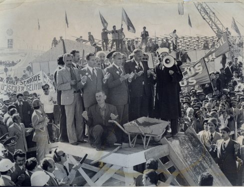 Erbakan’ın hiç yayınlanmamış & az bilinen fotoğrafları