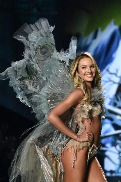 Victoria’s Secret melekleri nefesleri kesti