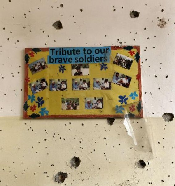 Pakistan'da Taliban'ın okul katliamından görüntüler