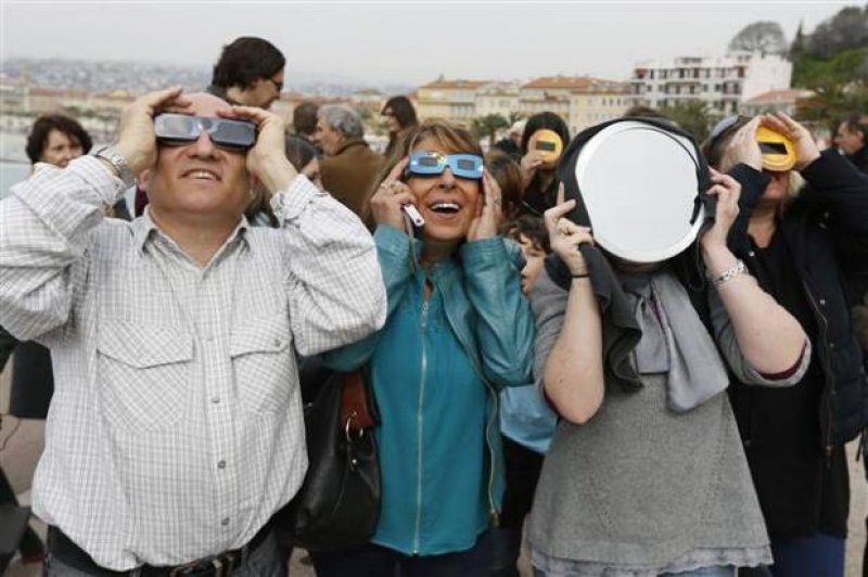 Dünyadan Güneş tutulması manzaraları